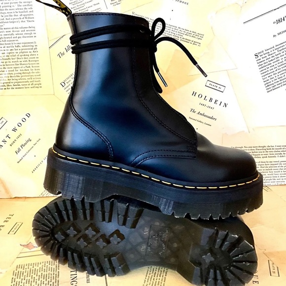 Urban Outfitters Dr Martens Jarrick Platform Boot Smooth Leather Black - Picture 9 of 9